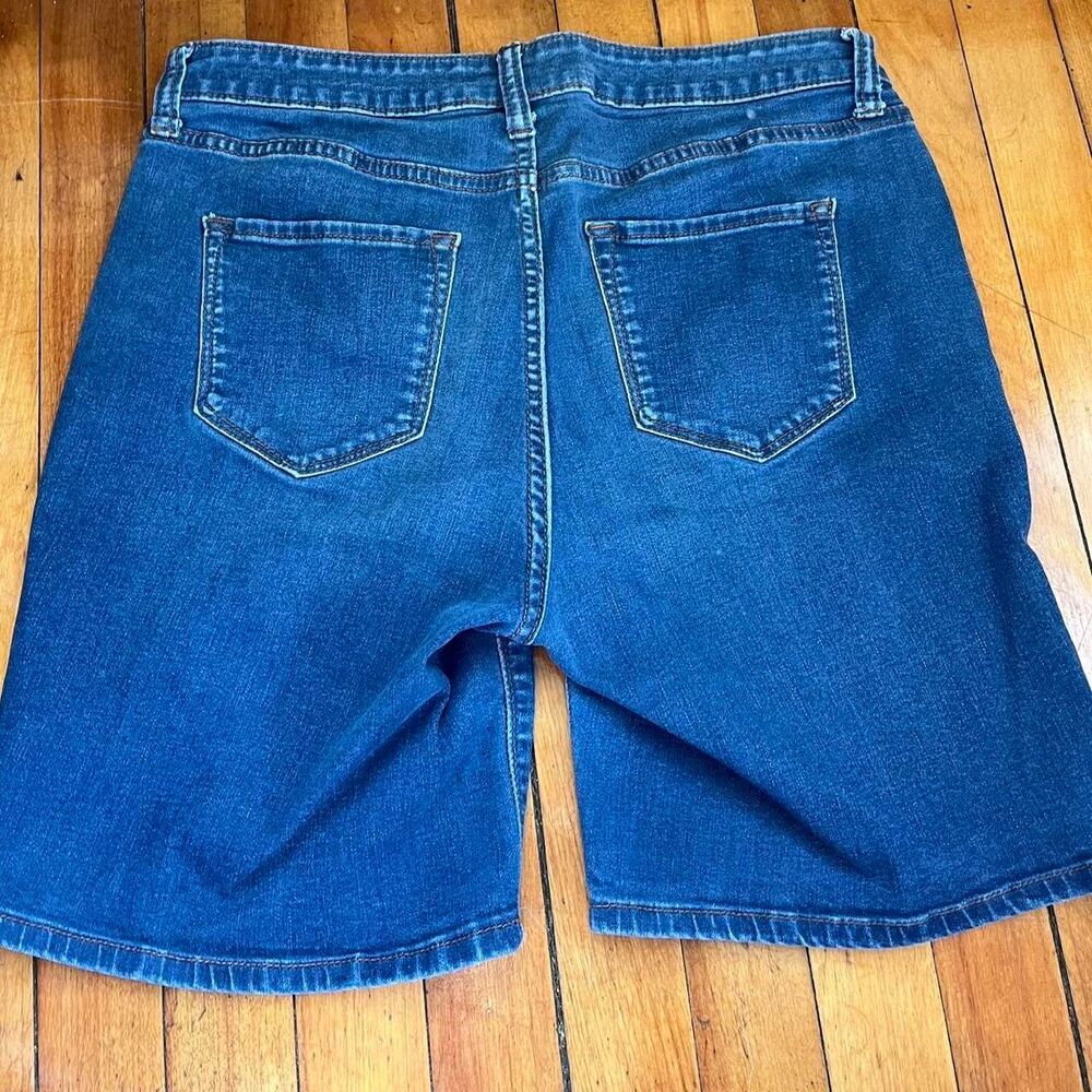 Croft & Barrow Jorts Denim Shorts Women's 10 M Blue and Navy - Picture 2 of 6